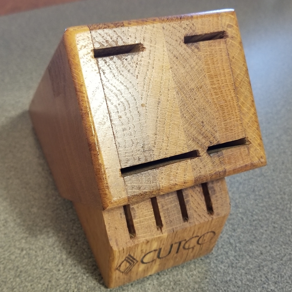 Cutco Wood Knife Block 8 Slot Solid Honey Oak Made in USA Solid 7.5L x 3.75W x6H